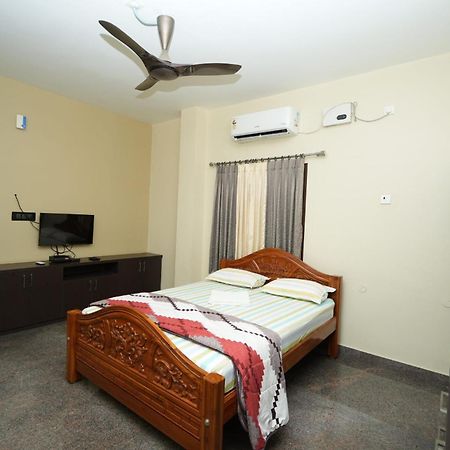 Goutham Residency Hotel Kadalur Kültér fotó
