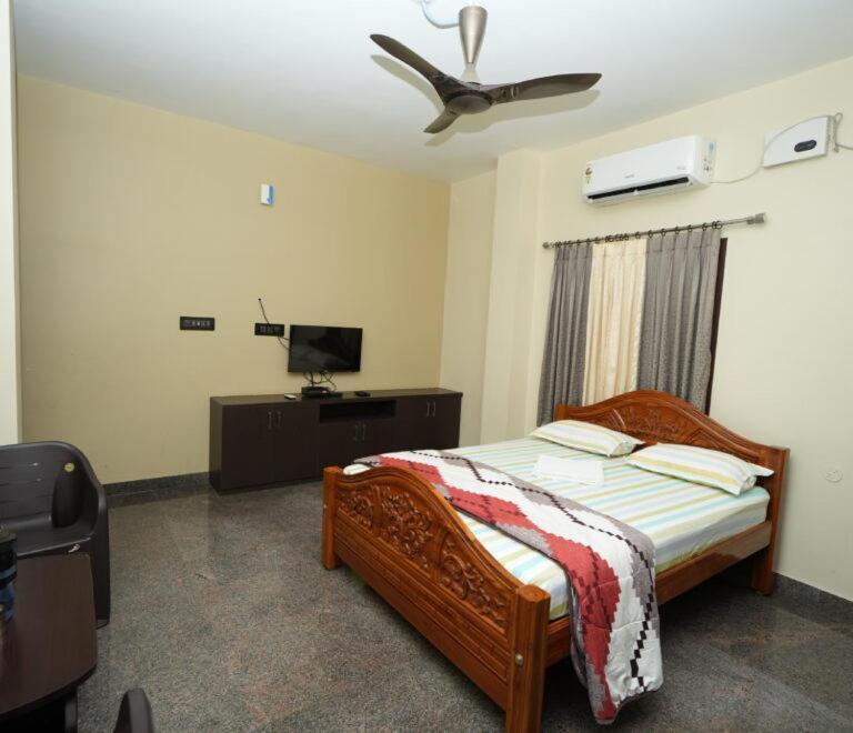 Goutham Residency Hotel Kadalur Kültér fotó